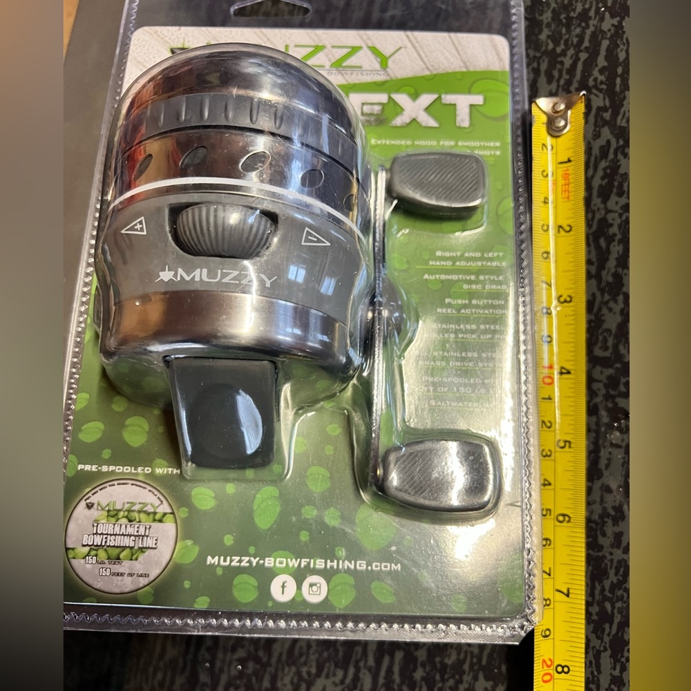 Muzzy Bowfishing EXT Reel with Tournament Bowfishing Line - Picture 2 of 8